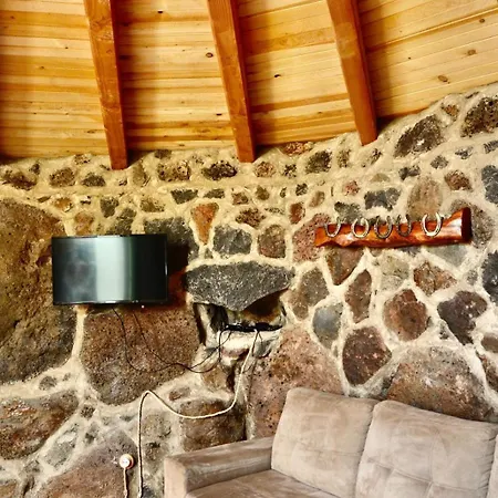 Cortesas - Villini Indipendenti In Mezzo Campagna E A Pochi Chilometri Da Chalet