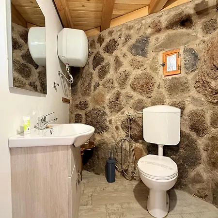 Cortesas - Villini Indipendenti In Mezzo Campagna E A Pochi Chilometri Da Chalet *