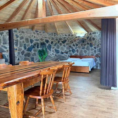 Cortesas - Villini Indipendenti In Mezzo Campagna E A Pochi Chilometri Da