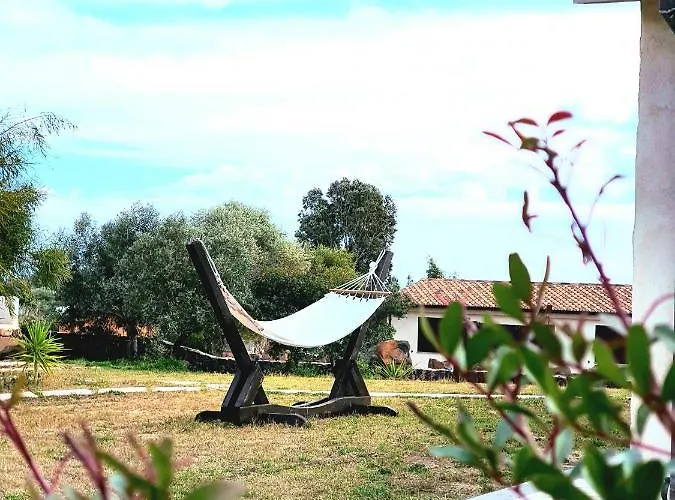 Cortesas - Villini Indipendenti In Mezzo Campagna E A Pochi Chilometri Da * Орозеи